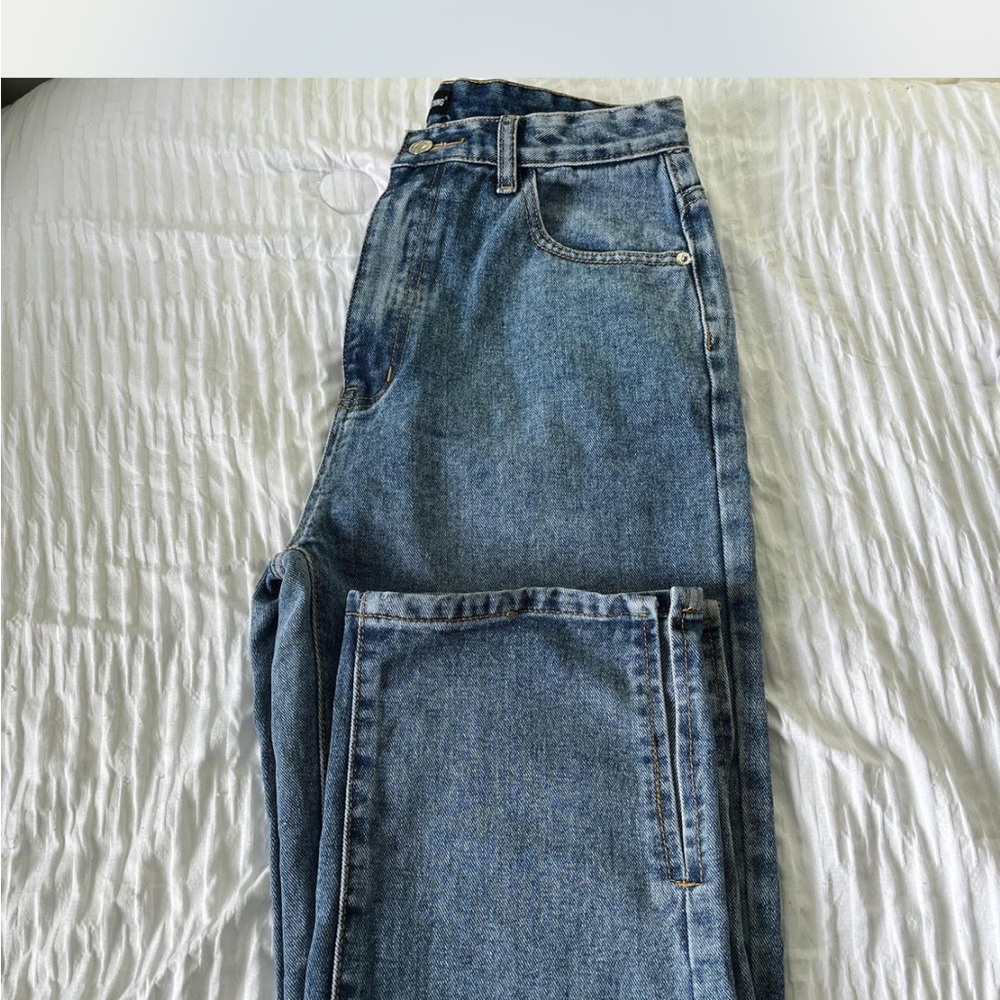 PrettyLittleThing High Rise Blue Jeans - Picture 3 of 4